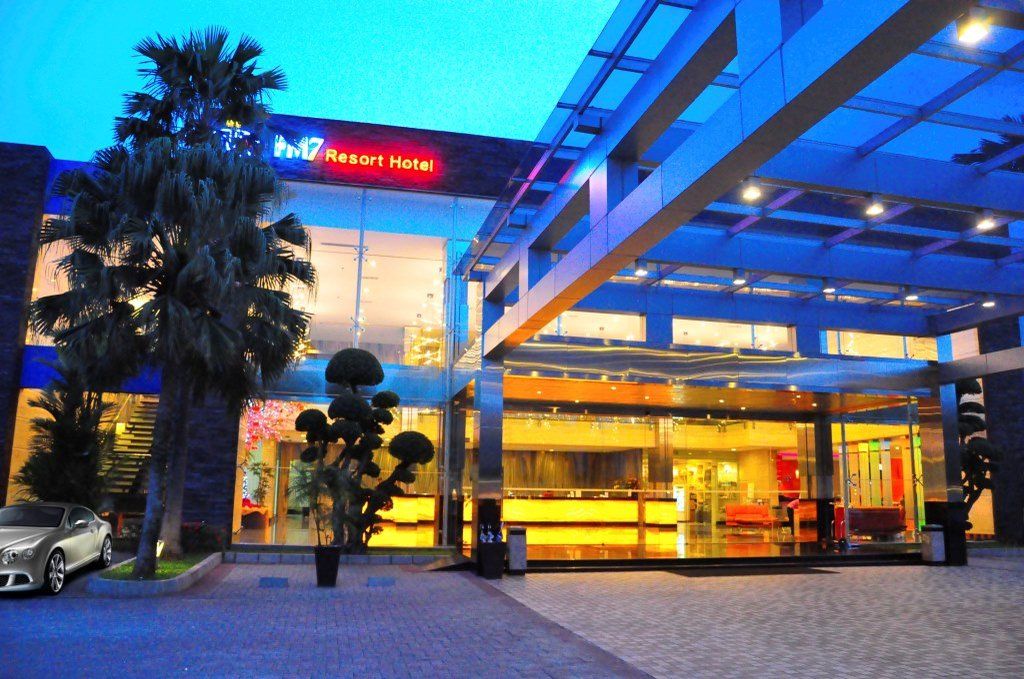 Fm7 Resort Hotel - Jakarta Airport Tangerang Exterior foto